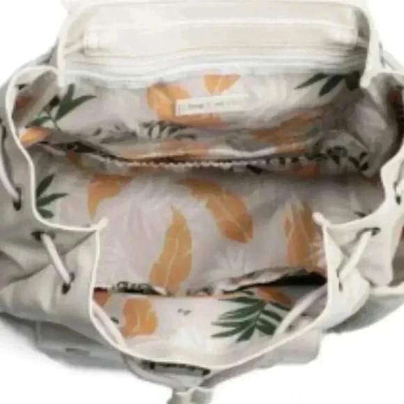 LUG 'Wiffle' Satin Luxe VL (Vegan Leather) Drawstring Backpack - Pebble (stone) - Picture 5 of 16